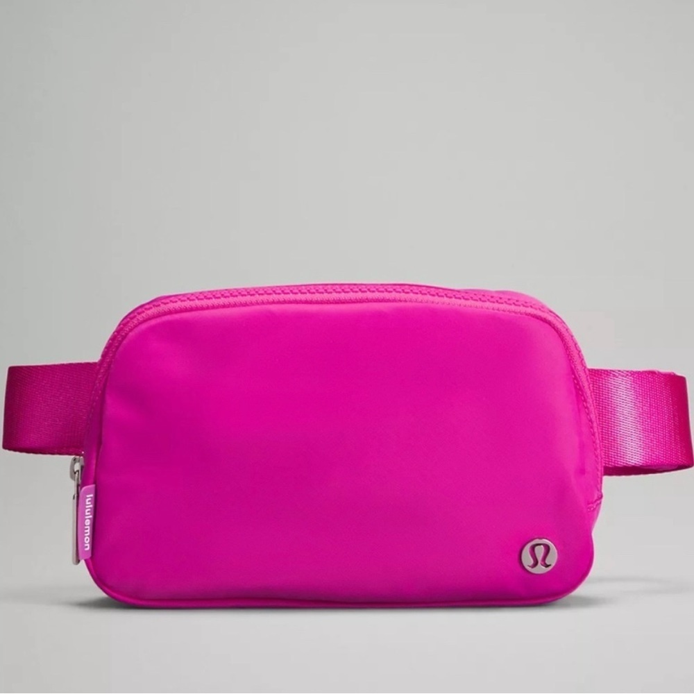 🆕LULULEMON EVERYWHERE BELT BAG PINK